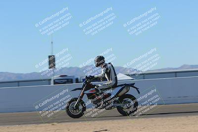 media/Nov-06-2023-Moto Forza (Mon) [[ce023d0744]]/4-Beginner Group/Session 4 (Finish Line Checker)/